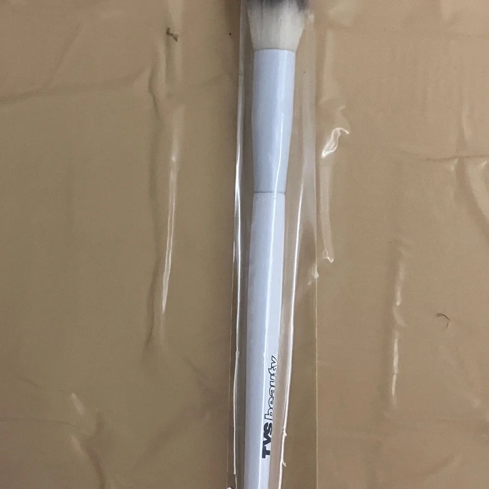 TYS BEAUTY 02 Highlighter Brush